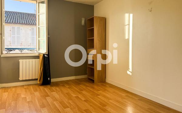 Appartement à vendre    3 pièces •  Rochefort