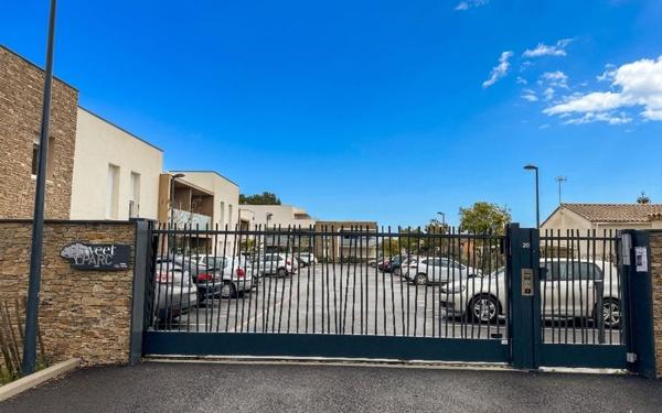 Appartement à vendre    3 pièces •  Garons