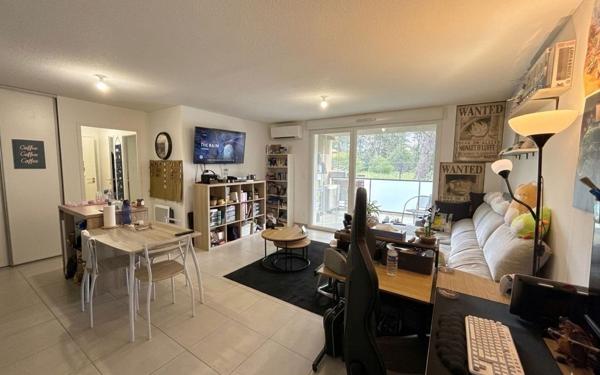 Appartement à vendre    3 pièces •  Garons