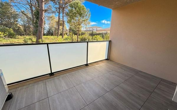 Appartement à vendre    3 pièces •  Garons