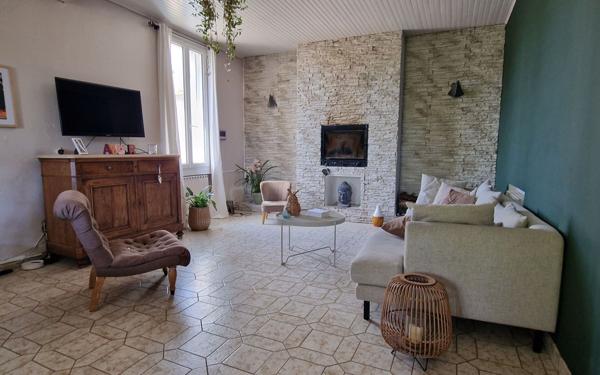 Maison à vendre    7 pièces • 209 m2 Sarrians