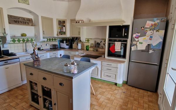 Maison à vendre    7 pièces • 209 m2 Sarrians