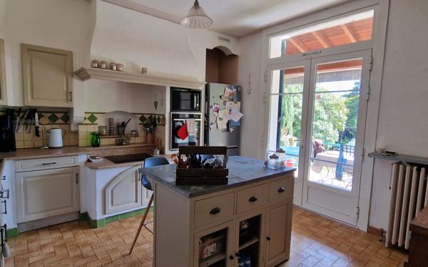 Maison à vendre    7 pièces • 209 m2 Sarrians
