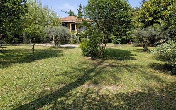 Maison à vendre    7 pièces • 209 m2 Sarrians