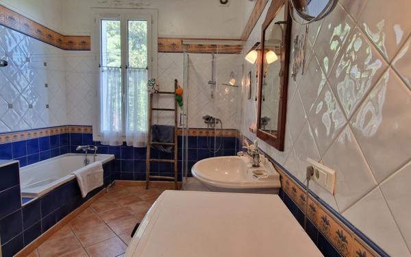 Maison à vendre    7 pièces • 209 m2 Sarrians