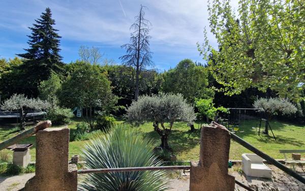 Maison à vendre    7 pièces • 209 m2 Sarrians