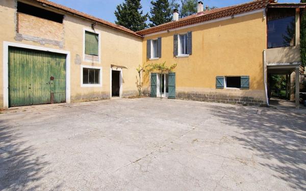 Maison à vendre    7 pièces • 209 m2 Sarrians