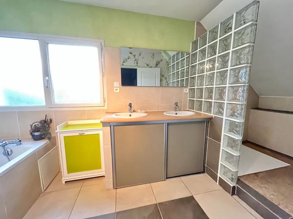 Maison contemporaine LAILLE - 150m² - Terrain 1000m² - Proche commerces, transports et écoles