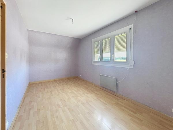 GRAY, maison jumeléé 5 pièces + Garage