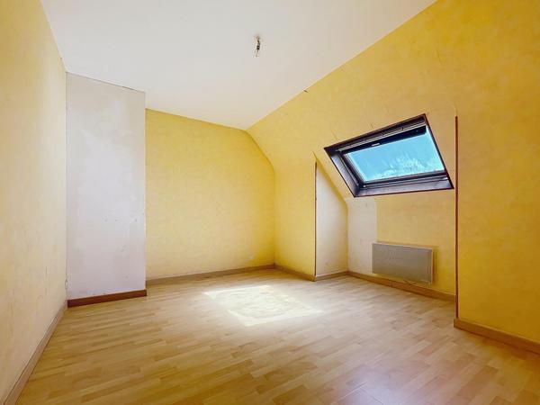 GRAY, maison jumeléé 5 pièces + Garage