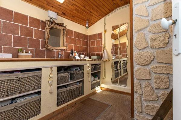 Vente                                                      Maison
                        
                     4 pièces                      100 m2                     à Dolomieu