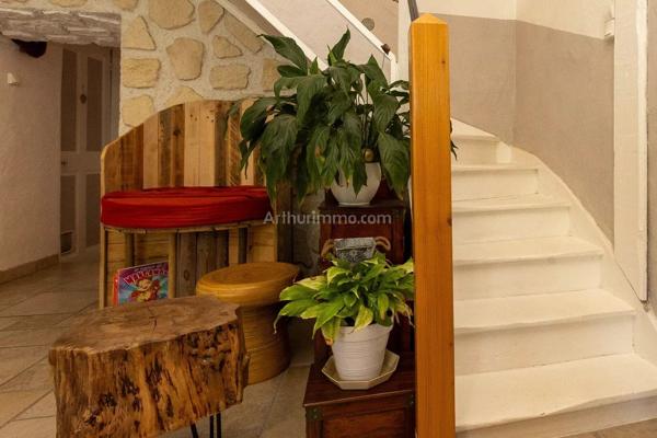 Vente                                                      Maison
                        
                     4 pièces                      100 m2                     à Dolomieu