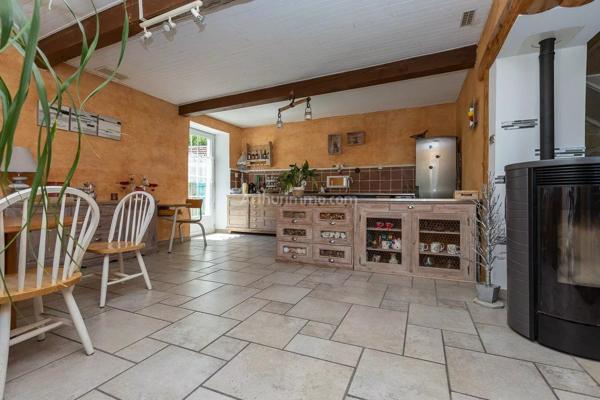 Vente                                                      Maison
                        
                     4 pièces                      100 m2                     à Dolomieu