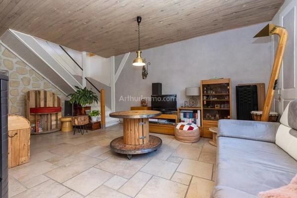 Vente                                                      Maison
                        
                     4 pièces                      100 m2                     à Dolomieu
