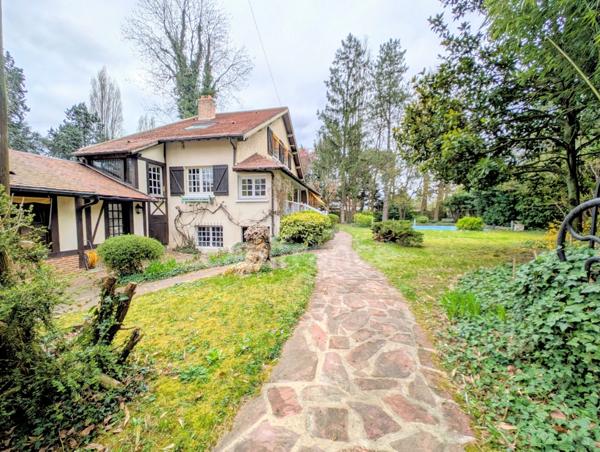 Maison de caractère au cœur du Parc Beauséjour – cadre exceptionnel, sans vis-à-vis