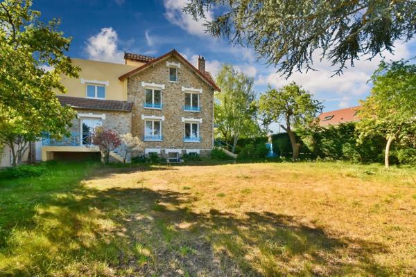 Maison bourgeoise en pierre de meulière 9 pièces - 6 chambres -  Savigny sur Orge (91)