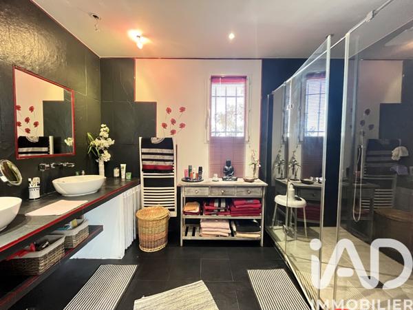 Maison à vendre 6 pièces 150 m² Aix-en-Provence