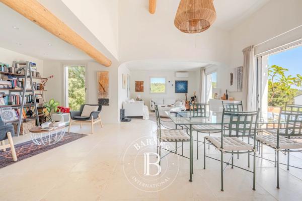 Aix-en-Provence, Maison 4 Chambres -  189 m² à vendre