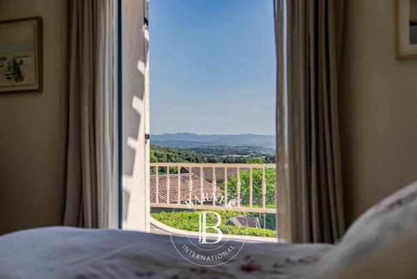Aix-en-Provence, Maison 4 Chambres -  189 m² à vendre