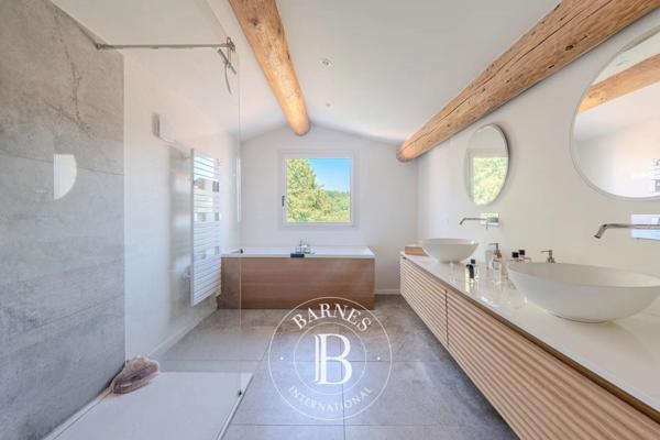 Aix-en-Provence, Maison 4 Chambres -  189 m² à vendre