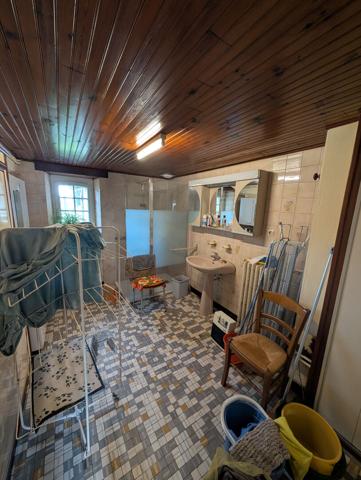 Exclusivité NESTENN Loches - Charmante maison 6 pièces à rafraîchir sur grand terrain à Clion