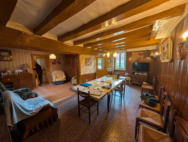 Exclusivité NESTENN Loches - Charmante maison 6 pièces à rafraîchir sur grand terrain à Clion