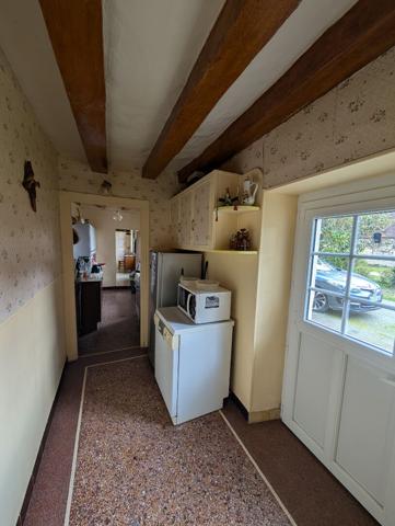 Exclusivité NESTENN Loches - Charmante maison 6 pièces à rafraîchir sur grand terrain à Clion