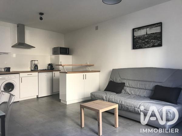 Location studio 23 m² Palaiseau