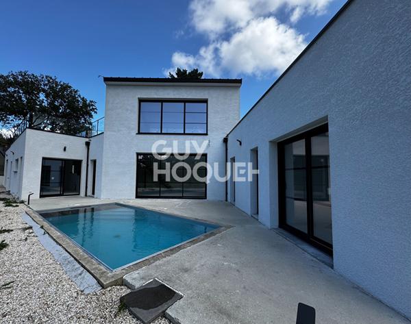 Maison à vendre à NOYALO avec piscine