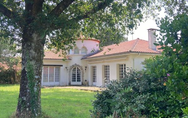 Maison à vendre    5 pièces •  Léon