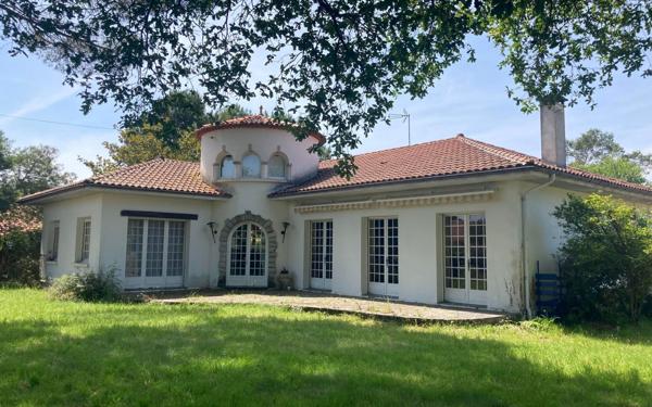 Maison à vendre    5 pièces •  Léon