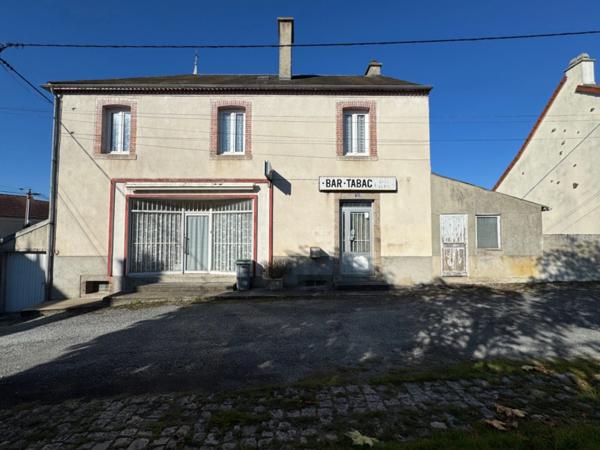 Ancien commerce avec partie habitation, grands volumes à réinventer entièrement (170m², 8 pièces)
