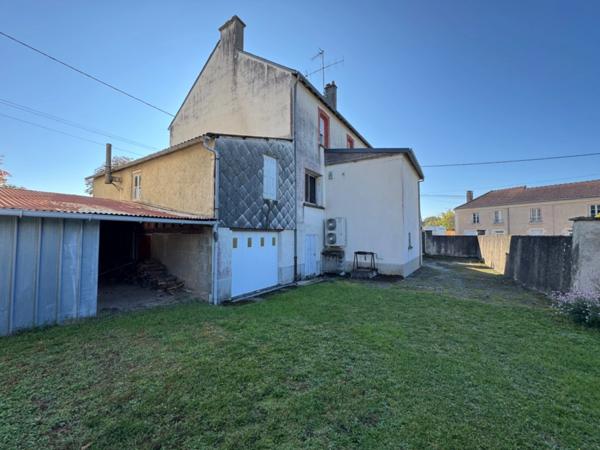 Ancien commerce avec partie habitation, grands volumes à réinventer entièrement (170m², 8 pièces)