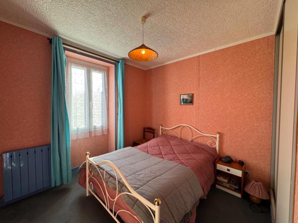 Ancien commerce avec partie habitation, grands volumes à réinventer entièrement (170m², 8 pièces)