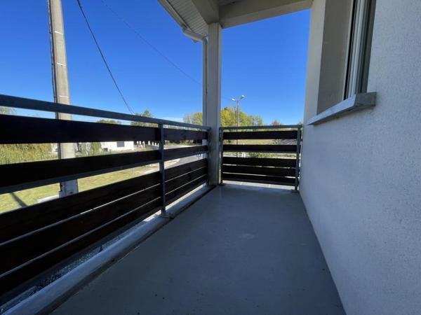 CHARMANT T3 LIBRE AU DERNIER ETAGE A CAVIGNAC