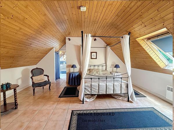 Maison 13 pièces - 368 m²