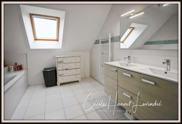 Pontorson (50170) SOUGEAL - Pavillon 2021 de 130 m² - 4 Chbres. Terrain: 1590 m² - DPE: A.