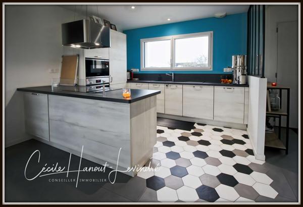 Pontorson (50170) SOUGEAL - Pavillon 2021 de 130 m² - 4 Chbres. Terrain: 1590 m² - DPE: A.