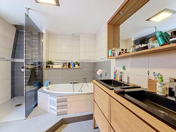 Maison à vendre située dans le bourg du Lion d'Angers - 99m2 de surface - 3 chambres