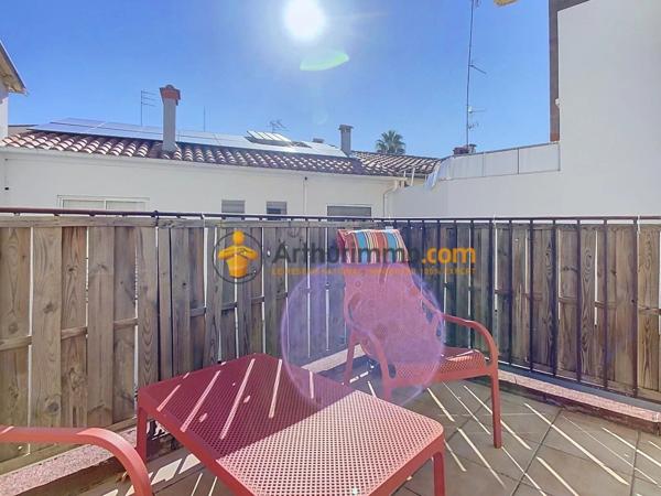 Vente                                                      Appartement
                        
                     4 pièces                      132 m2                     à Perpignan