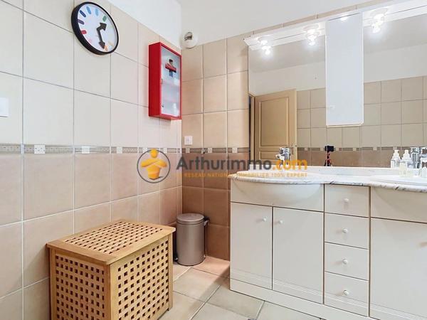 Vente                                                      Appartement
                        
                     4 pièces                      132 m2                     à Perpignan