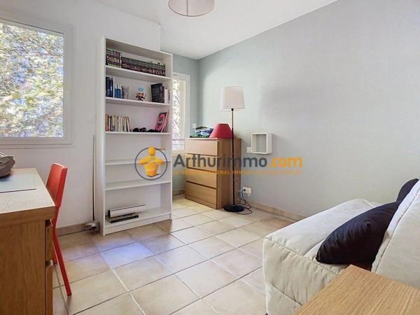 Vente                                                      Appartement
                        
                     4 pièces                      132 m2                     à Perpignan