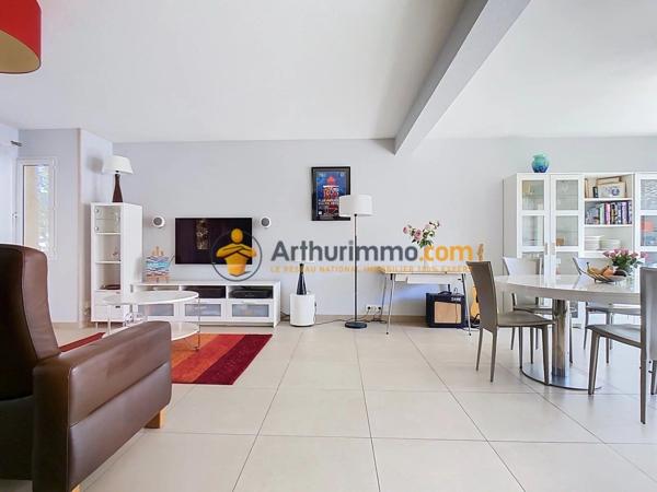 Vente                                                      Appartement
                        
                     4 pièces                      132 m2                     à Perpignan