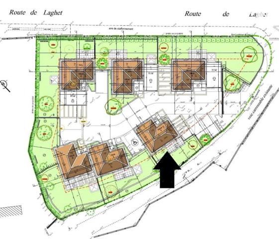 VILLA AVEC JARDIN ET JACUZZI - DEUX STATIONNEMENTS.