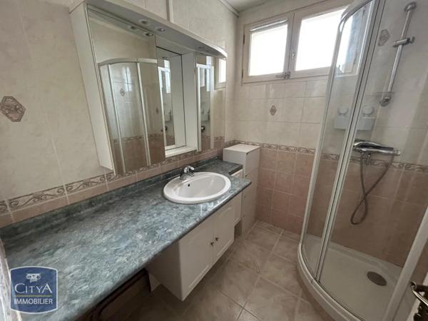 Appartement à louer 3 pièces 56.99m²