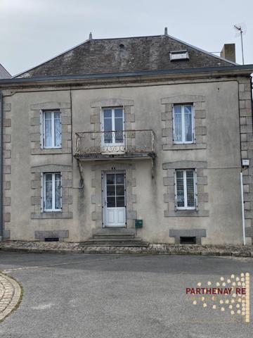 Maison de ville de caractère comprenant 2 logements