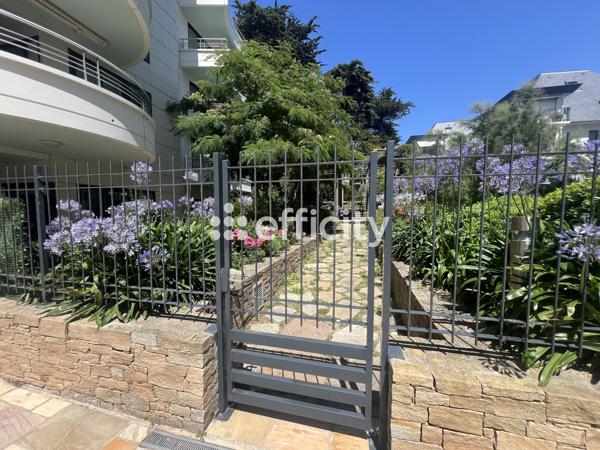 Appartement
         2 pièces
        - 44 m² 398 000 € *