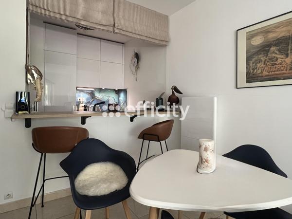 Appartement
         2 pièces
        - 44 m² 398 000 € *
