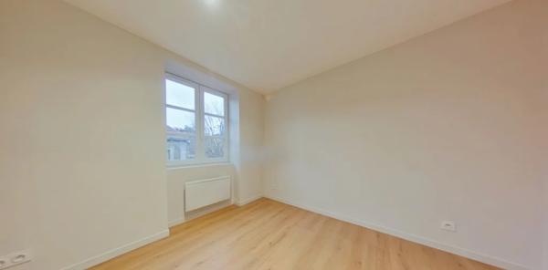 APPARTEMENT T4 A LOUER - L ARBRESLE 84.84 m 2 1 020 € charges comprises par mois