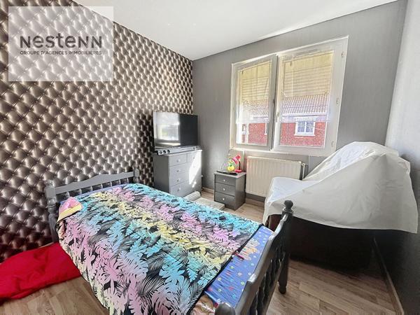 Maison familiale de 90 m2 au calme en impasse - 4 chambres - Jardin - GARAGE située à CALAIS